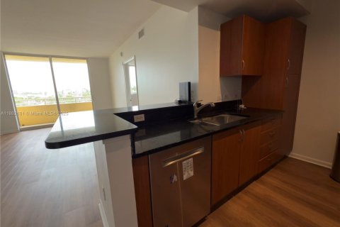 Снять в аренду кондоминиум в Авентура, Флорида 2 спальни, 101.45м2, № 1926080 - фото 8