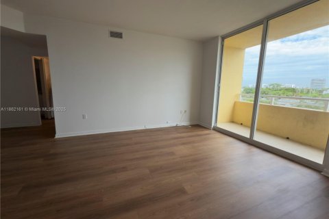 Снять в аренду кондоминиум в Авентура, Флорида 2 спальни, 101.45м2, № 1926080 - фото 3