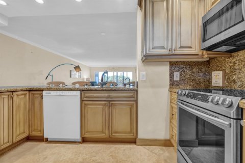 Copropriété à vendre à Lighthouse Point, Floride: 2 chambres, 94.76 m2 № 2243446 - photo 11