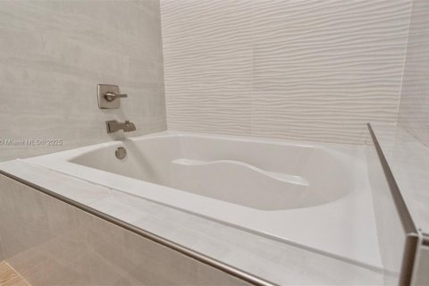 Купить таунхаус в Мирамар, Флорида 3 спальни, 185.8м2, № 1923220 - фото 23