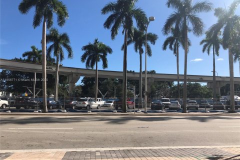 Copropriété à louer à Miami, Floride: 2 chambres, 122.82 m2 № 1878934 - photo 18
