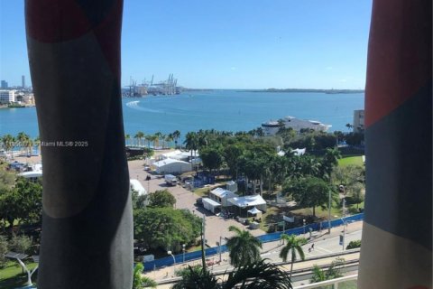 Copropriété à louer à Miami, Floride: 2 chambres, 122.82 m2 № 1878934 - photo 21