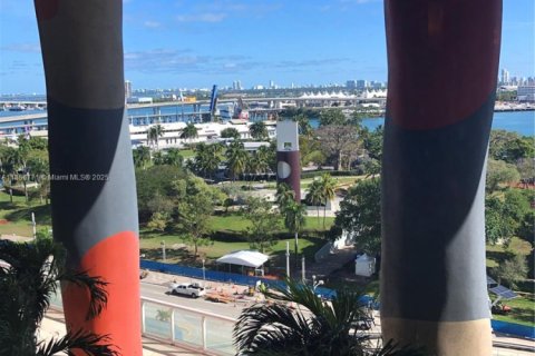 Copropriété à louer à Miami, Floride: 2 chambres, 122.82 m2 № 1878934 - photo 22