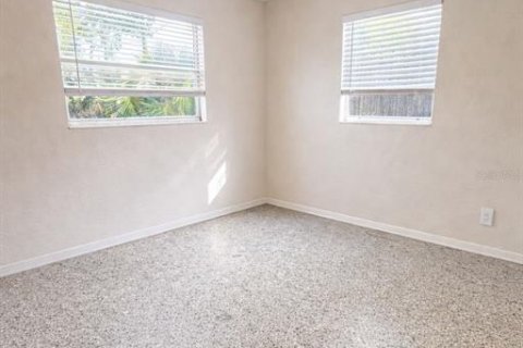Casa en alquiler en Saint Petersburg, Florida, 3 dormitorios, 92.72 m2 № 2093564 - foto 7