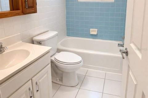 Casa en alquiler en Saint Petersburg, Florida, 3 dormitorios, 92.72 m2 № 2093564 - foto 8