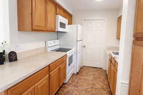 Casa en alquiler en Saint Petersburg, Florida, 3 dormitorios, 92.72 m2 № 2093564 - foto 4