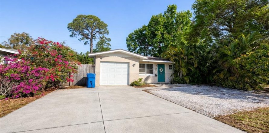 Casa en Saint Petersburg, Florida 3 dormitorios, 92.72 m2 № 2093564
