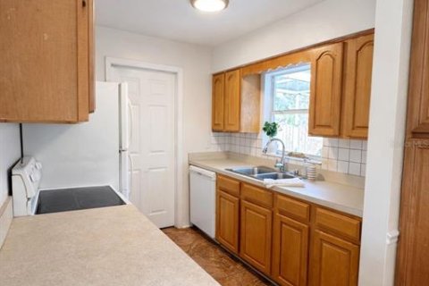 Casa en alquiler en Saint Petersburg, Florida, 3 dormitorios, 92.72 m2 № 2093564 - foto 5