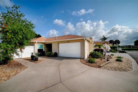 House in The Villages, Florida 2 bedrooms, 105.17 sq.m. № 2272852