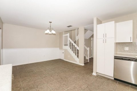 Villa ou maison à louer à Orlando, Floride: 3 chambres, 153.75 m2 № 2413687 - photo 8