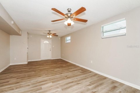 Villa ou maison à louer à Orlando, Floride: 3 chambres, 153.75 m2 № 2413687 - photo 10