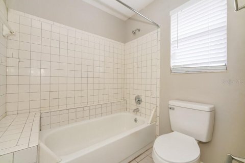 Villa ou maison à louer à Orlando, Floride: 3 chambres, 153.75 m2 № 2413687 - photo 12