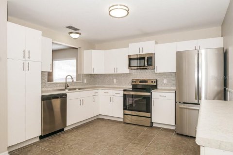 Villa ou maison à louer à Orlando, Floride: 3 chambres, 153.75 m2 № 2413687 - photo 9