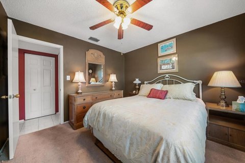 Condo in Holiday, Florida, 2 bedrooms  № 1724416 - photo 22