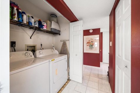Condo in Holiday, Florida, 2 bedrooms  № 1724416 - photo 16