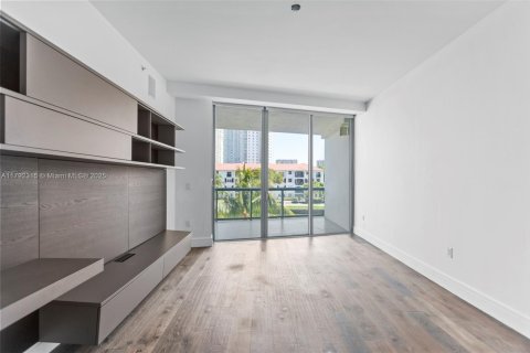 Снять в аренду кондоминиум в Авентура, Флорида 3 спальни, 207.92м2, № 1748705 - фото 17