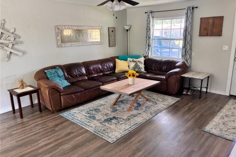 Villa ou maison à vendre à Pinellas Park, Floride: 2 chambres, 82.78 m2 № 2396212 - photo 6
