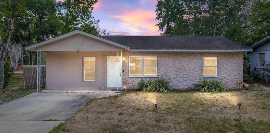 House in Inverness, Florida 3 bedrooms, 106.84 sq.m. № 1652017