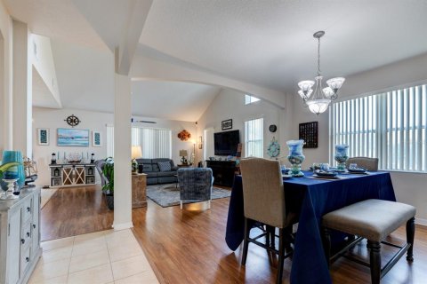 Casa en alquiler en Mount Dora, Florida, 4 dormitorios, 337.42 m2 № 2148919 - foto 7