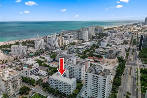 Copropriété à vendre à Miami Beach, Floride: 1 chambre, 74.32 m2 № 1987897 - photo 11