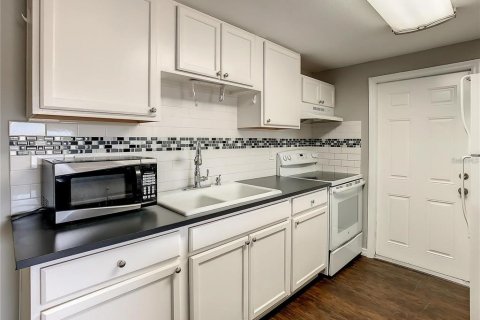 Apartment in Holiday, Florida 2 bedrooms, 75.44 sq.m. № 1849703 - photo 4