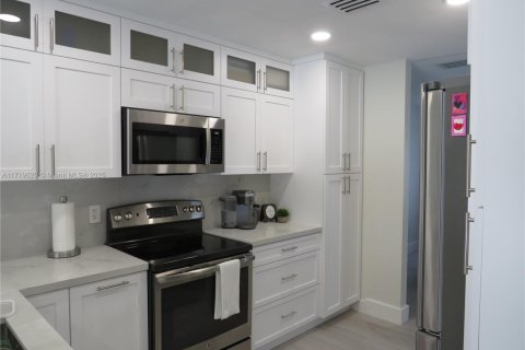 House in Homestead, Florida 3 bedrooms, 132.29 sq.m. № 1850625 - photo 10