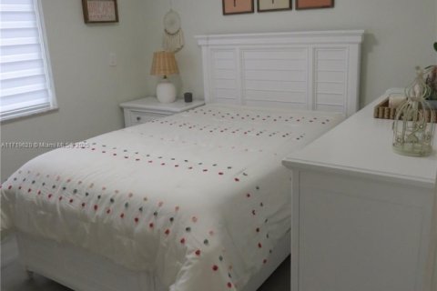House in Homestead, Florida 3 bedrooms, 132.29 sq.m. № 1850625 - photo 17