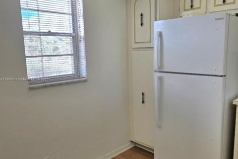 Condominio en alquiler en Sunrise, Florida, 2 dormitorios, 107.95 m2 № 1951510 - foto 3