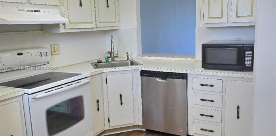 Condominio en Sunrise, Florida, 2 dormitorios  № 1951510