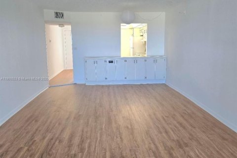 Condominio en alquiler en Sunrise, Florida, 2 dormitorios, 107.95 m2 № 1951510 - foto 7