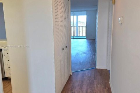 Condominio en alquiler en Sunrise, Florida, 2 dormitorios, 107.95 m2 № 1951510 - foto 5