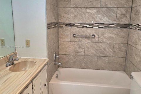 Condominio en alquiler en Sunrise, Florida, 2 dormitorios, 107.95 m2 № 1951510 - foto 8