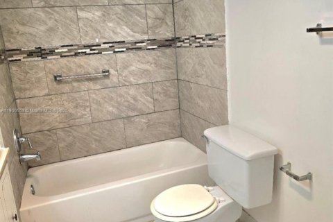 Condominio en alquiler en Sunrise, Florida, 2 dormitorios, 107.95 m2 № 1951510 - foto 9