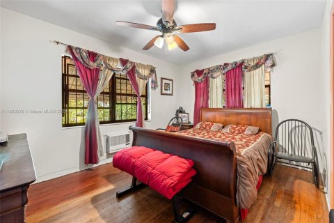 House in Miami, Florida 4 bedrooms № 1816375 - photo 10