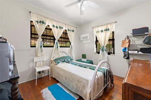 House in Miami, Florida 4 bedrooms № 1816375 - photo 12