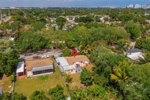 House in Miami, Florida 4 bedrooms № 1816375 - photo 22