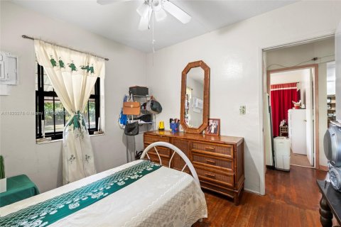 House in Miami, Florida 4 bedrooms № 1816375 - photo 11