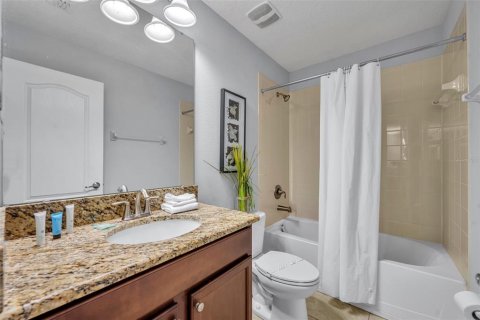 Casa en venta en Davenport, Florida, 8 dormitorios, 363.15 m2 № 2101517 - foto 30