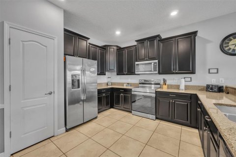 Casa en venta en Davenport, Florida, 8 dormitorios, 363.15 m2 № 2101517 - foto 6