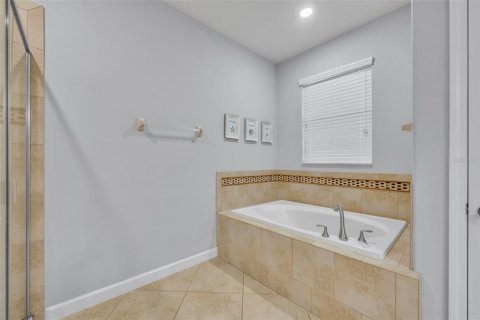 Casa en venta en Davenport, Florida, 8 dormitorios, 363.15 m2 № 2101517 - foto 21