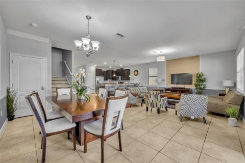 Casa en venta en Davenport, Florida, 8 dormitorios, 363.15 m2 № 2101517 - foto 16