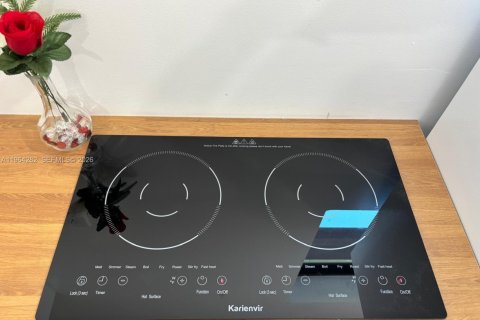 Снять в аренду коммерческую недвижимость в Майами, Флорида 1 спальня, 184.78м2, № 2026792 - фото 15