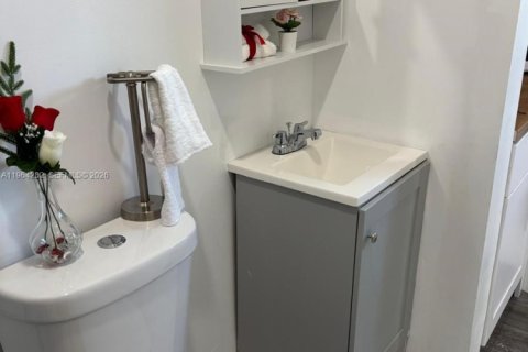 Снять в аренду коммерческую недвижимость в Майами, Флорида 1 спальня, 184.78м2, № 2026792 - фото 19