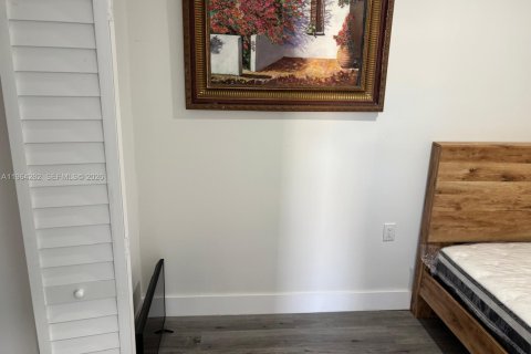 Снять в аренду коммерческую недвижимость в Майами, Флорида 1 спальня, 184.78м2, № 2026792 - фото 9