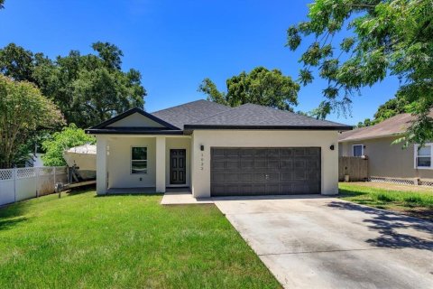 House in Orlando, Florida 4 bedrooms, 161.46 sq.m. № 2208999