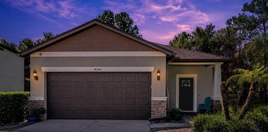 Casa en Wesley Chapel, Florida 3 dormitorios, 144.93 m2 № 2221082