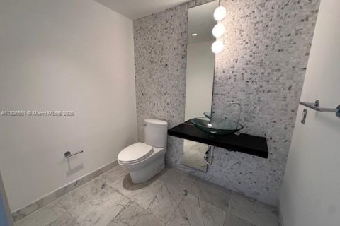 Купить кондоминиум в Майами, Флорида 1 спальня, 87.14м2, № 1796288 - фото 9