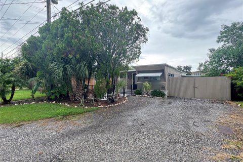 Casa en alquiler en Hudson, Florida, 1 dormitorio, 89.19 m2 № 1906094 - foto 2