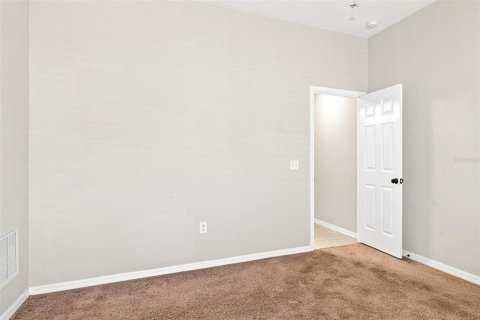 Casa en venta en Spring Hill, Florida, 6 dormitorios, 275.18 m2 № 2325161 - foto 11