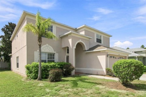Casa en venta en Spring Hill, Florida, 6 dormitorios, 275.18 m2 № 2325161 - foto 2